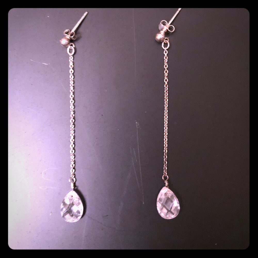 Tear drop crystal earring.